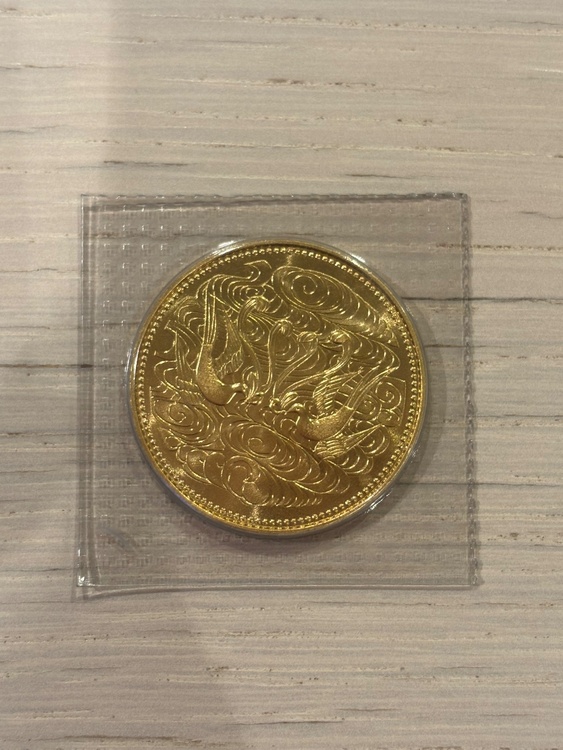 拾万円 記念金貨 御在位60年記念 10万円金貨 日本国 天皇陛下御即位六十年記（金・貴金属）の商品画像 - 査定依頼日：2026年9月8日 - 最高査定価格：420,000円