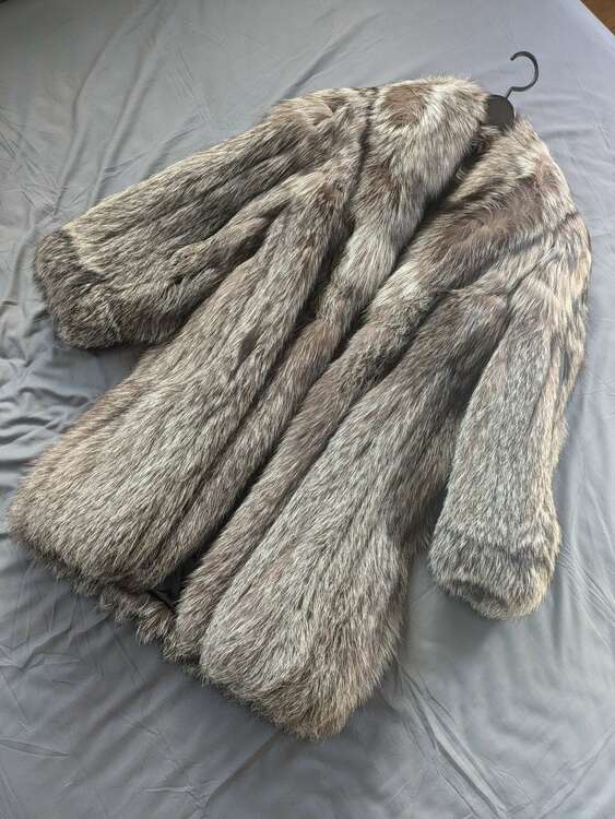 サガミンク毛皮コート（古着・ファッション）の商品画像 - 査定依頼日：2025年1月17日 - 最高査定価格：5,000円