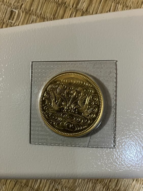 天皇在位60年記念十万円金貨（金・貴金属）の商品画像 - 査定依頼日：2025年11月29日 - 最高査定価格：439,000円