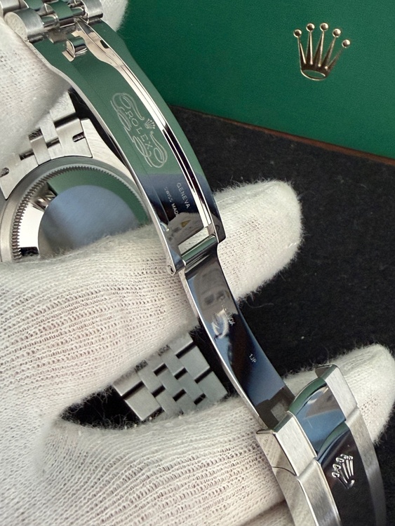 ROLEX DATEJUST36 黒文字盤 10Pダイヤ（高級時計）の商品画像 - 査定依頼日：2026年3月15日 - 最高査定価格：2,265,000円