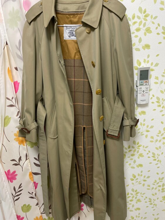 トレンチコート（古着・ファッション）の商品画像 - 査定依頼日：2025年5月19日 - 最高査定価格：1,000円