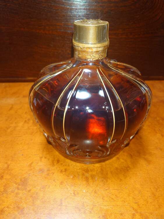 サンペ　クラウン　バカラ（お酒）の商品画像 - 査定依頼日：2025年2月7日 - 最高査定価格：5,200円