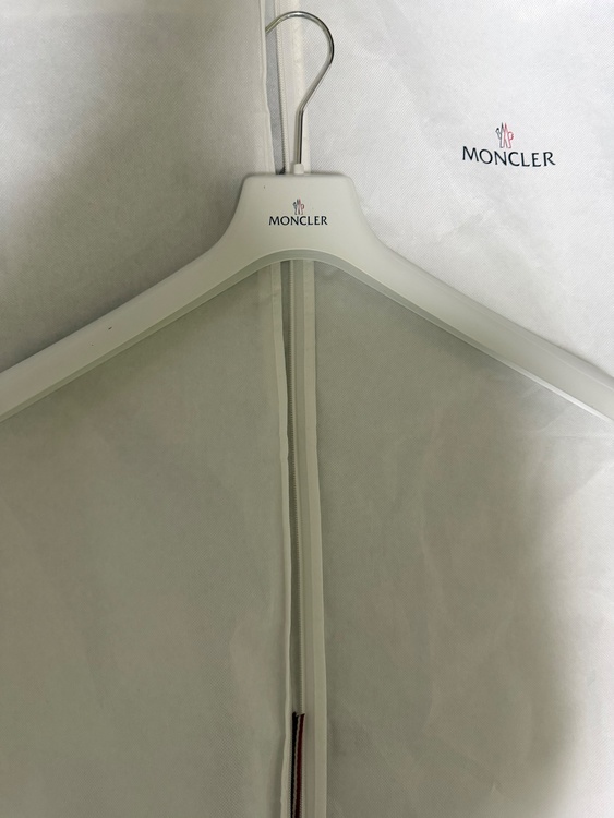 Montcla（古着・ファッション）の商品画像 - 査定依頼日：2026年10月5日 - 最高査定価格：100,000円