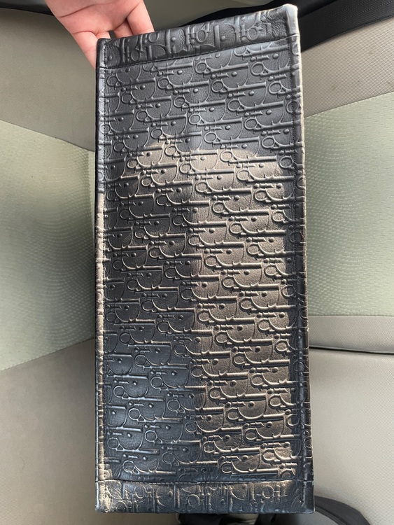 ブックトート 黒レザー ラージ（ブランドバッグ）の商品画像 - 査定依頼日：2025年6月19日 - 最高査定価格：170,000円