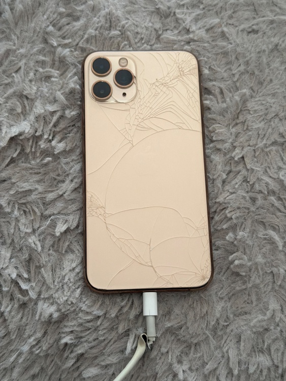 iPhone11 Pro 256GB SIMフリー（スマホ）の商品画像 - 査定依頼日：2026年3月28日 - 最高査定価格：21,000円