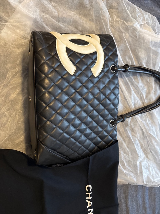 シャネル カンボンライン （ブランドバッグ）の商品画像 - 査定依頼日：2025年12月21日 - 最高査定価格：200,000円