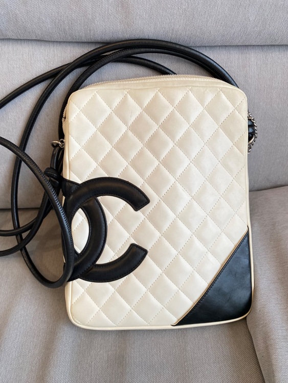 ショルダーバッグ（ブランドバッグ）の商品画像 - 査定依頼日：2025年12月2日 - 最高査定価格：120,000円