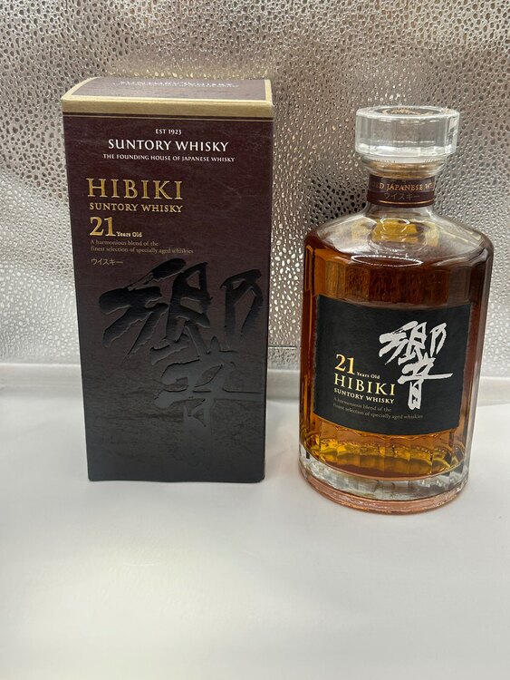サントリー　響21年（お酒）の商品画像 - 査定依頼日：2025年1月15日 - 最高査定価格：70,000円