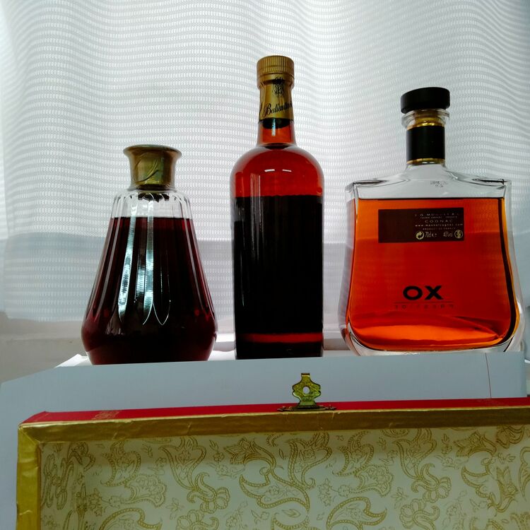 very  old aged 30yers（お酒）の商品画像 - 査定依頼日：2025年6月2日 - 最高査定価格：22,500円