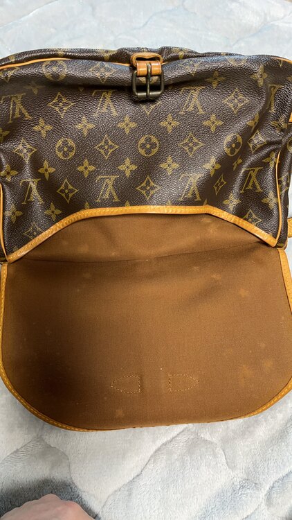 ルイヴィトン モノグラム ソミュール30 M42256（ブランドバッグ）の商品画像 - 査定依頼日：2025年4月12日 - 最高査定価格：50,000円