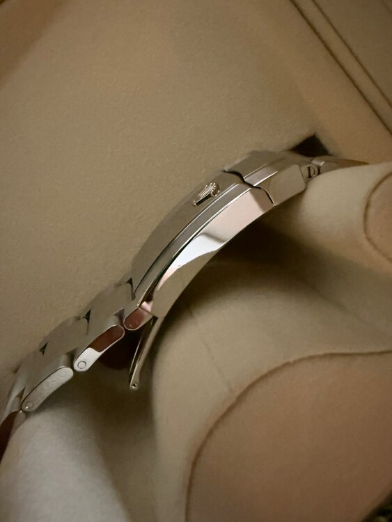 デイトジャスト 41 ミントグリーン（高級時計）の商品画像 - 査定依頼日：2025年5月5日 - 最高査定価格：1,430,000円