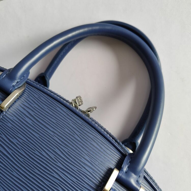 ルイヴィトン エピ （ブランドバッグ）の商品画像 - 査定依頼日：2025年8月12日 - 最高査定価格：70,000円