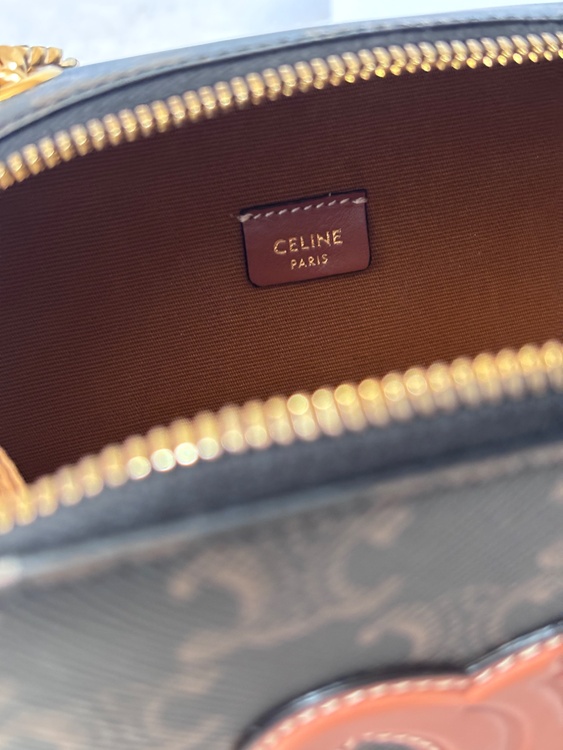 チェーンボックスキュイルトリオンフ（ブランドバッグ）の商品画像 - 査定依頼日：2026年3月18日 - 最高査定価格：165,000円