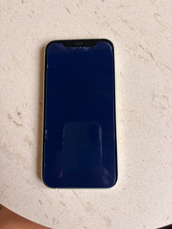iPhone iPhone 12 128GB docomo（スマホ）の商品画像 - 査定依頼日：2026年7月8日 - 最高査定価格：25,000円
