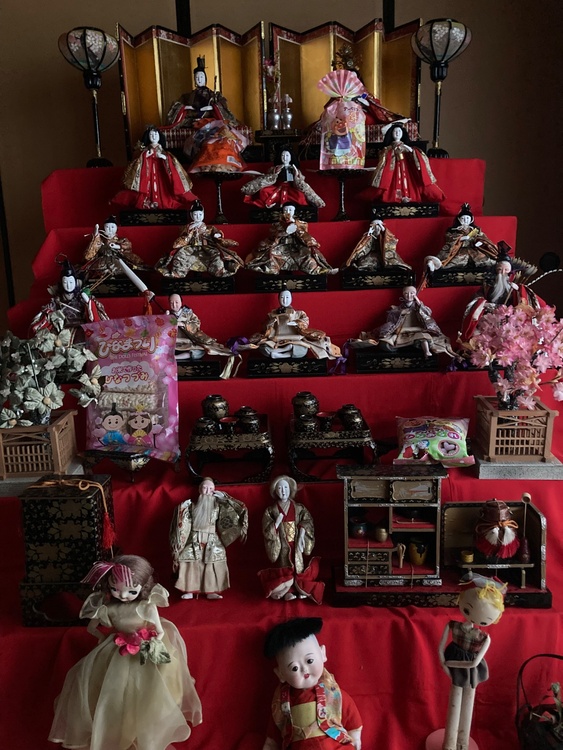 雛人形7段飾り（美術品・骨董品）の商品画像 - 査定依頼日：2026年3月22日 - 最高査定価格：10,000円