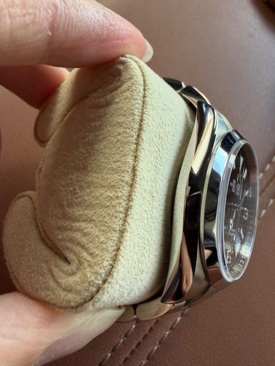 ロレックス エクスプローラー 124270（高級時計）の商品画像 - 査定依頼日：2026年4月12日 - 最高査定価格：1,350,000円