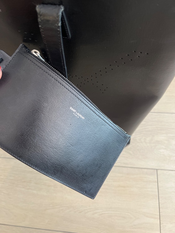 サンローラン　パンチングロゴ（ブランドバッグ）の商品画像 - 査定依頼日：2026年1月9日 - 最高査定価格：25,000円