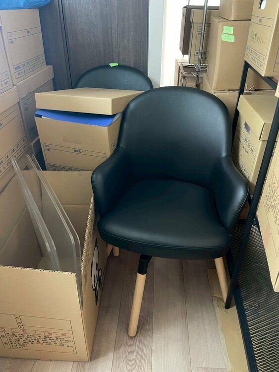 いす【黒】（家具・寝具）の商品画像 - 査定依頼日：2026年4月14日 - 最高査定価格：100円