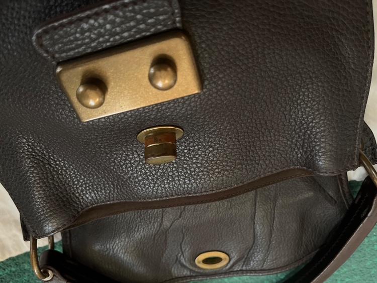 ミュウミュウ  （ブランドバッグ）の商品画像 - 査定依頼日：2025年8月26日 - 最高査定価格：28,000円