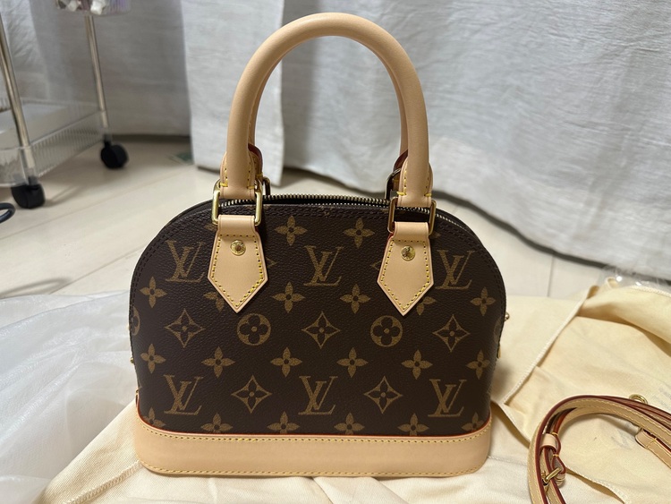 ルイヴィトン アルマ （ブランドバッグ）の商品画像 - 査定依頼日：2025年10月2日 - 最高査定価格：200,000円