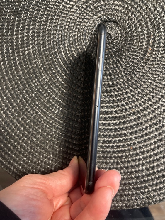 機種名iPhoneSE、機種番号NX9R2J/A（スマホ）の商品画像 - 査定依頼日：2026年2月16日 - 最高査定価格：13,000円