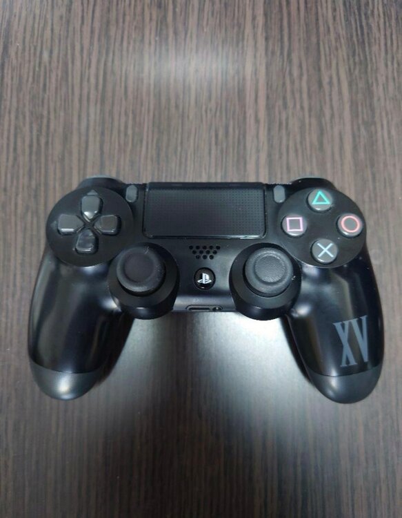 プレイステーション4本体 HDD1TB FINAL FANTASY XV LUN（ゲーム機本体・ゲームソフト）の商品画像 - 査定依頼日：2023年12月7日 - 最高査定価格：16,000円