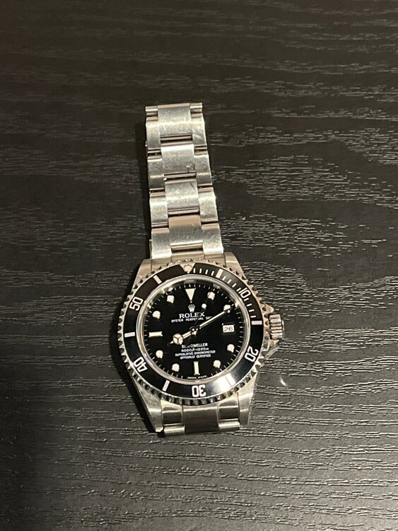ロレックス シードゥエラー 1660（高級時計）の商品画像 - 査定依頼日：2025年1月26日 - 最高査定価格：1,260,000円