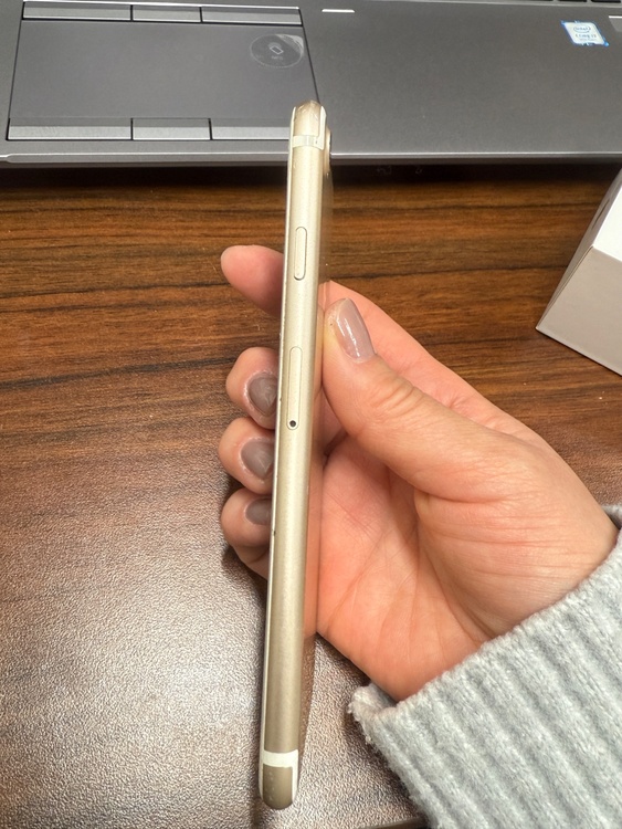 iPhone7（スマホ）の商品画像 - 査定依頼日：2026年2月25日 - 最高査定価格：2,500円