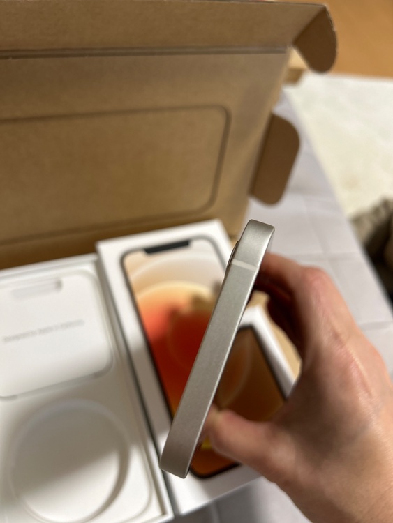 iPhone 12 64GB SIMフリー（スマホ）の商品画像 - 査定依頼日：2026年3月13日 - 最高査定価格：24,000円