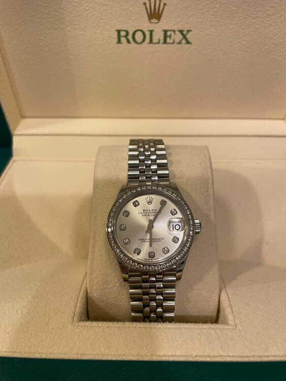 デイトジャスト31㎜オイスタースチール&ホワイトゴールド　ダイアモンドベゼル（高級時計）の商品画像 - 査定依頼日：2025年12月16日 - 最高査定価格：2,950,000円
