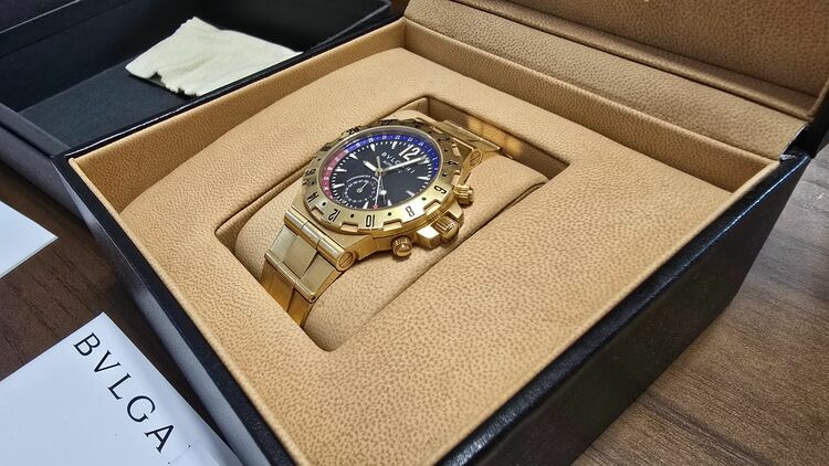 ディアゴノ プロフェッショナル（高級時計）の商品画像 - 査定依頼日：2025年9月30日 - 最高査定価格：3,000,000円