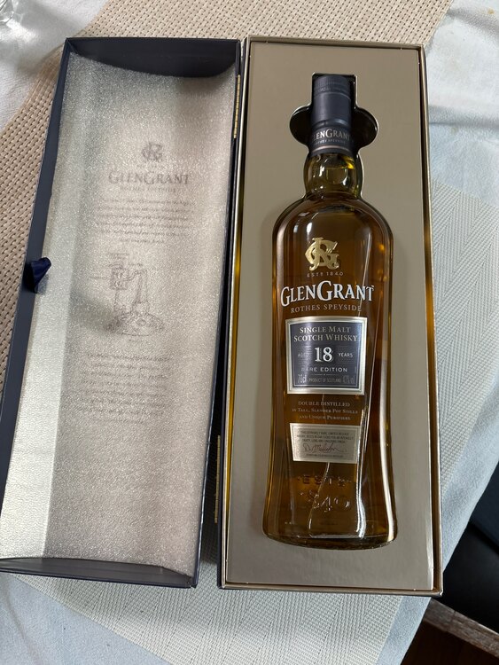 シングルモルト18年（お酒）の商品画像 - 査定依頼日：2025年5月25日 - 最高査定価格：8,000円