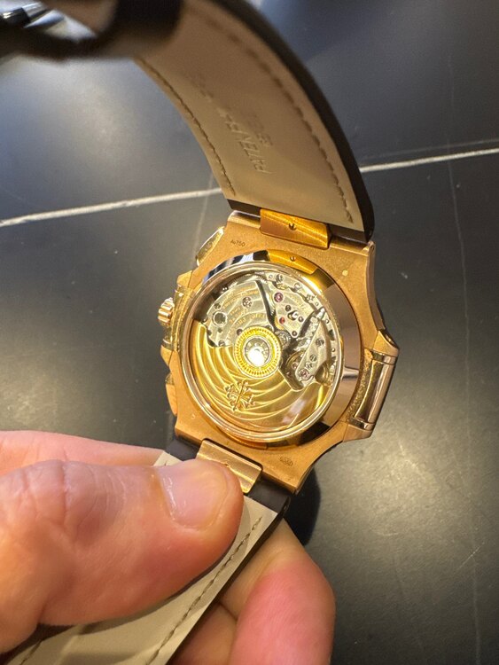 パテックフィリップ ノーチラス （高級時計）の商品画像 - 査定依頼日：2025年5月3日 - 最高査定価格：15,000,000円