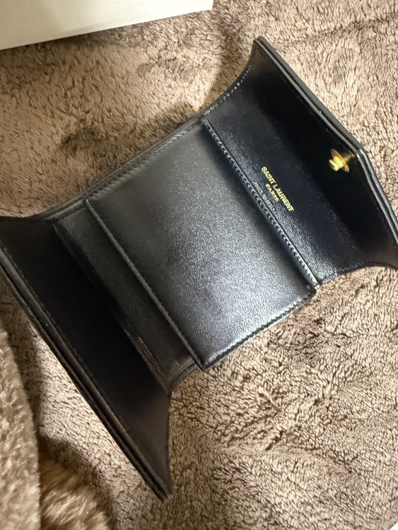 イブサンローラン  （ブランドバッグ）の商品画像 - 査定依頼日：2025年6月17日 - 最高査定価格：50,000円