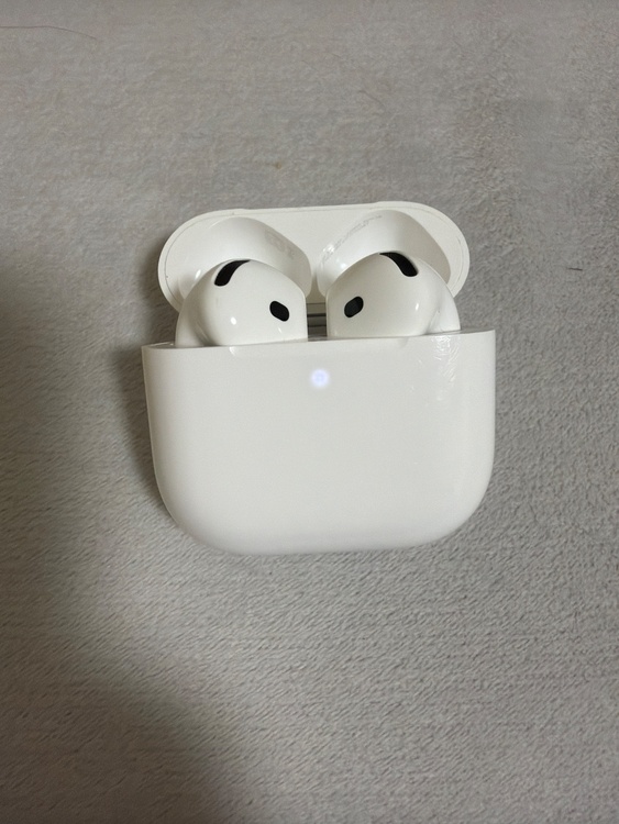 AirPods 4（オーディオ・スピーカー）の商品画像 - 査定依頼日：2026年6月18日 - 最高査定価格：9,000円