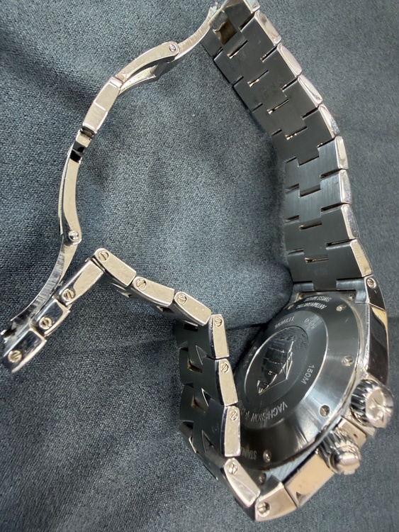 ヴァシュロン コンスタンタン オーヴァーシーズ 47450 B01A-922（高級時計）の商品画像 - 査定依頼日：2026年1月20日 - 最高査定価格：2,000,000円