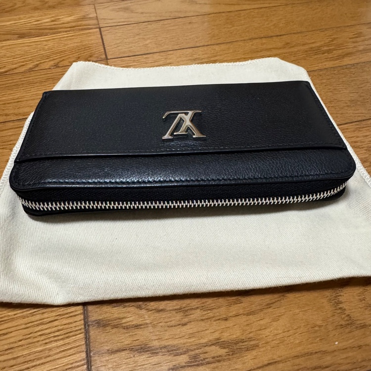 ジッピーロックミー長財布（ブランド財布・小物）の商品画像 - 査定依頼日：2026年2月16日 - 最高査定価格：15,000円