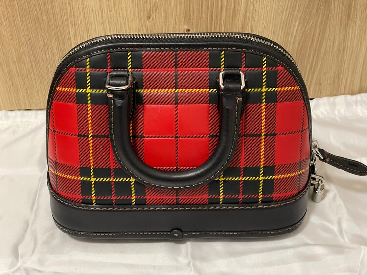 その他 コーチ （ブランドバッグ）の商品画像 - 査定依頼日：2024年12月27日 - 最高査定価格：3,500円