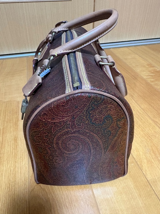 エトロ　ハワイ購入（ブランドバッグ）の商品画像 - 査定依頼日：2026年8月22日 - 最高査定価格：3,000円