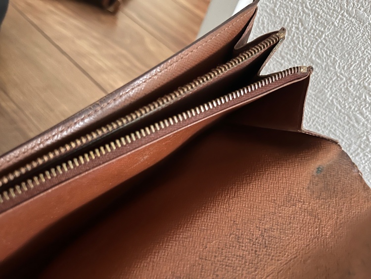 モノグラム財布（ブランド財布・小物）の商品画像 - 査定依頼日：2026年3月11日 - 最高査定価格：3,000円