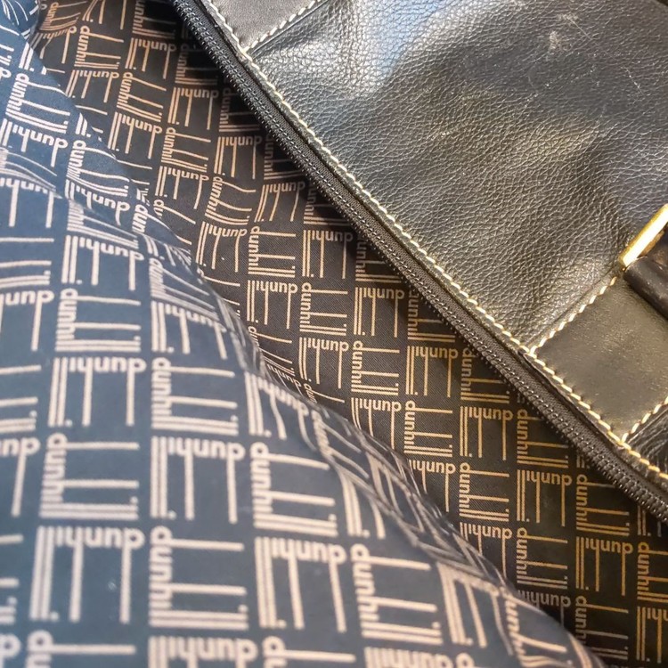 dunhill　ボストンバッグ（ブランド財布・小物）の商品画像 - 査定依頼日：2021年9月26日 - 最高査定価格：3,000円