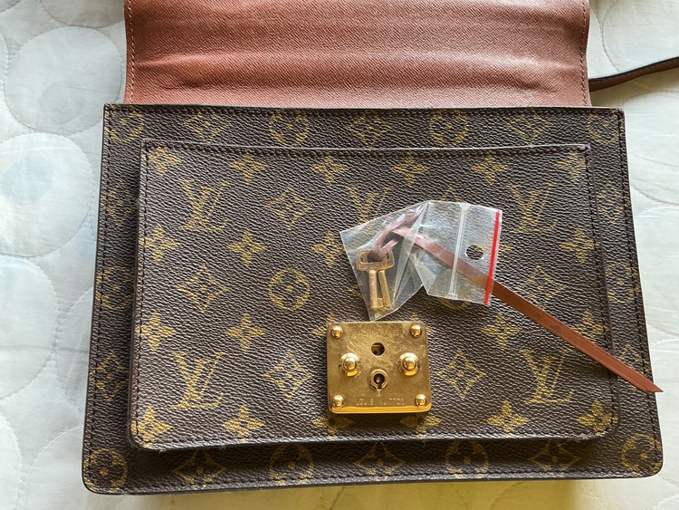 ショルダーバッグ（ブランドバッグ）の商品画像 - 査定依頼日：2026年1月26日 - 最高査定価格：70,000円