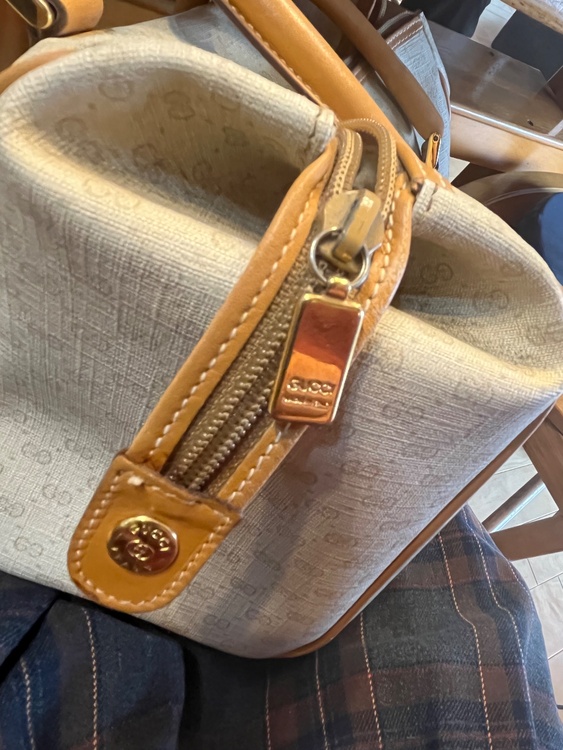 グッチ  （ブランドバッグ）の商品画像 - 査定依頼日：2026年2月7日 - 最高査定価格：15,000円
