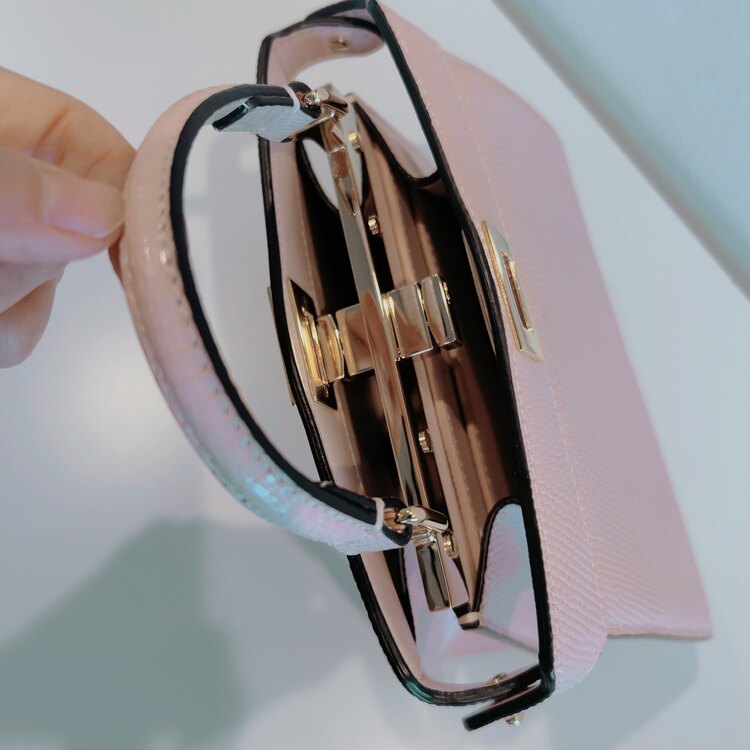 フェンディ  （ブランドバッグ）の商品画像 - 査定依頼日：2025年4月20日 - 最高査定価格：350,000円