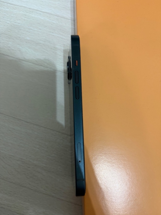 iPhone 13 128GB docomo（スマホ）の商品画像 - 査定依頼日：2026年1月25日 - 最高査定価格：33,000円