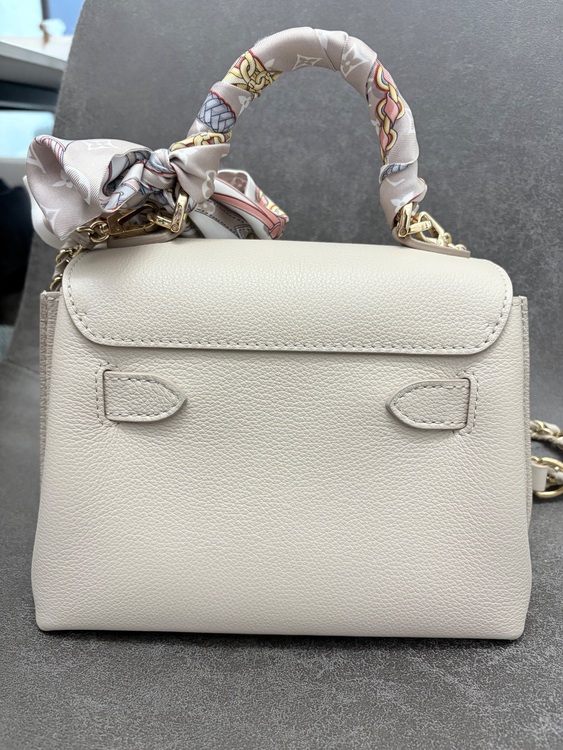 ロックミーエヴァー mini（ブランドバッグ）の商品画像 - 査定依頼日：2025年6月19日 - 最高査定価格：300,000円