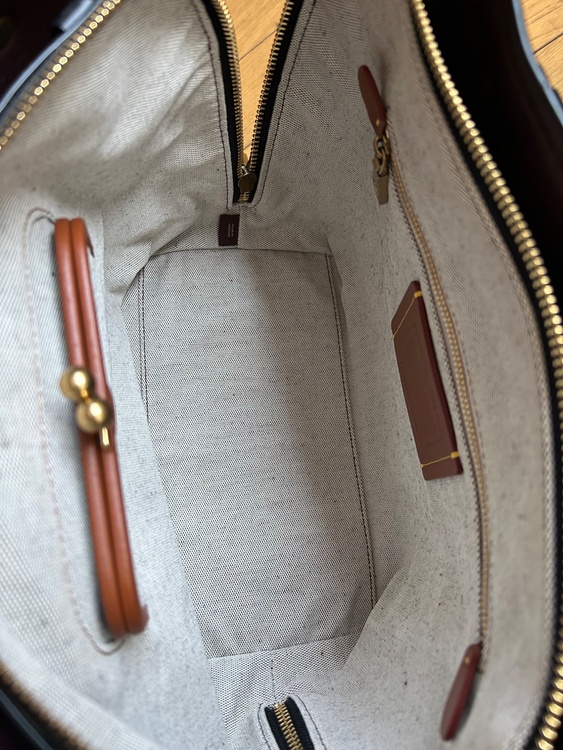 COACH  グラブタン レザー ダコタ サッチェル  （ブランドバッグ）の商品画像 - 査定依頼日：2026年3月1日 - 最高査定価格：20,000円