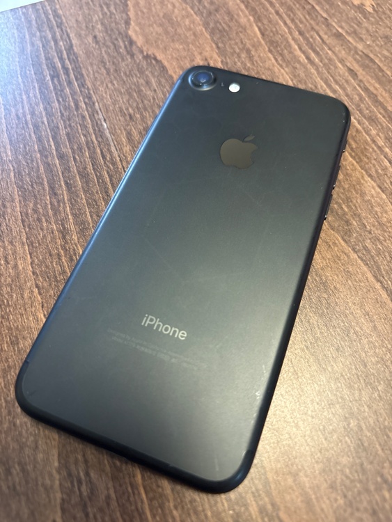 iPhone7（スマホ）の商品画像 - 査定依頼日：2026年7月24日 - 最高査定価格：1,500円