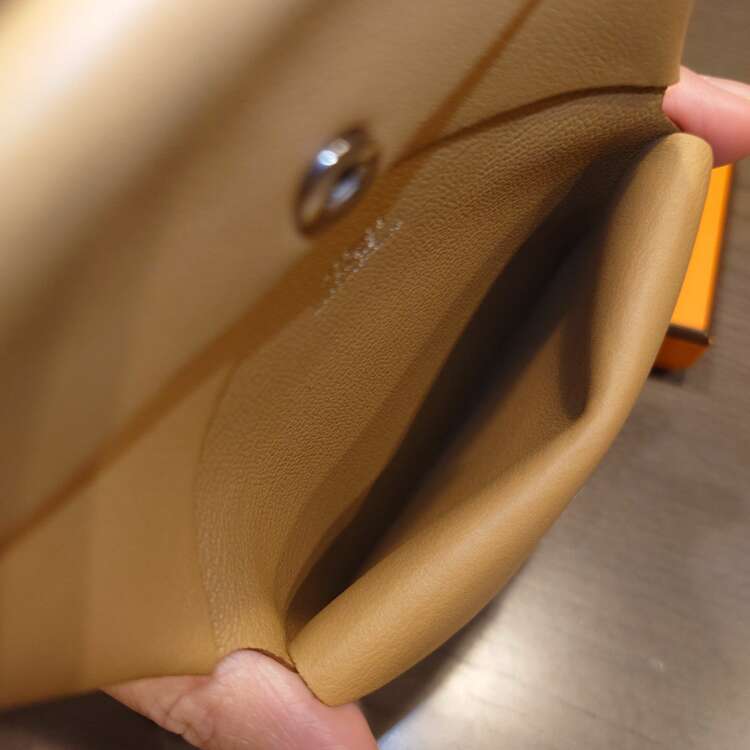 エルメス　カルヴィデュオ　インプリメ　ビスキュイ（ブランド財布・小物）の商品画像 - 査定依頼日：2025年3月6日 - 最高査定価格：100,000円