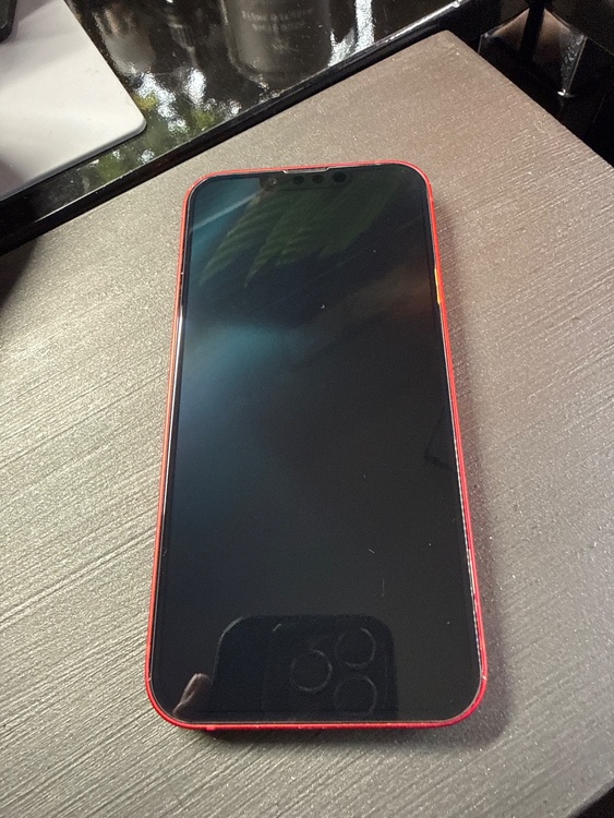 iPhone iPhone 13 128GB au（スマホ）の商品画像 - 査定依頼日：2026年9月8日 - 最高査定価格：33,000円